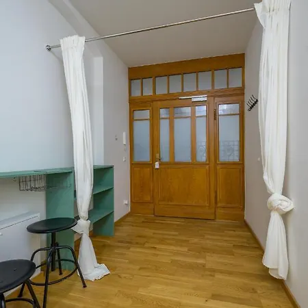 Arbio I Retro Near Hauptbahnhof Leipzig